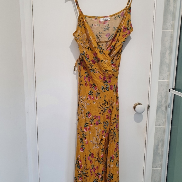 St Frock size 16 mustard floral wrap dress - Picture 3 of 6